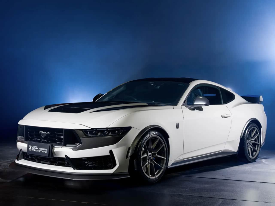 赛车团队开发 福特Mustang Dark Horse T8套件官图发布 限量250台
